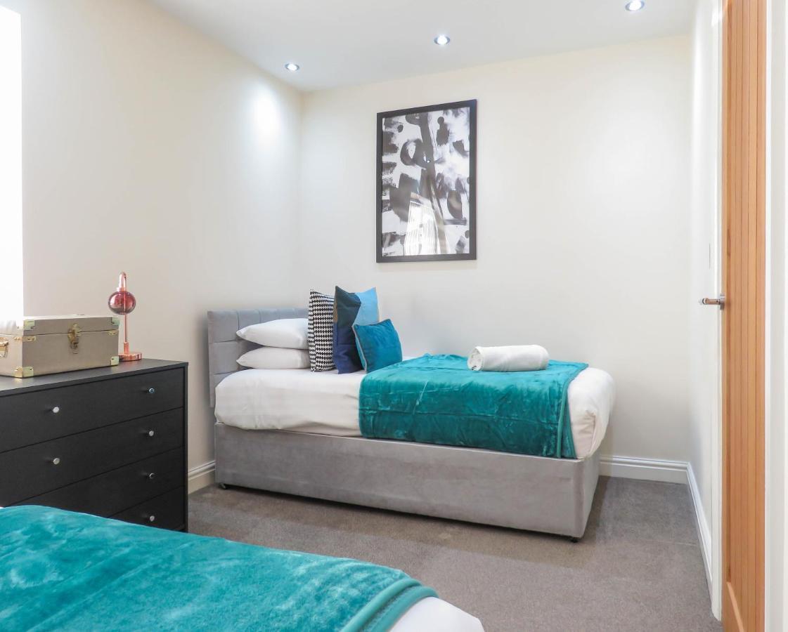 Tudors Esuites Four Bedroom House Birmingham Exteriör bild